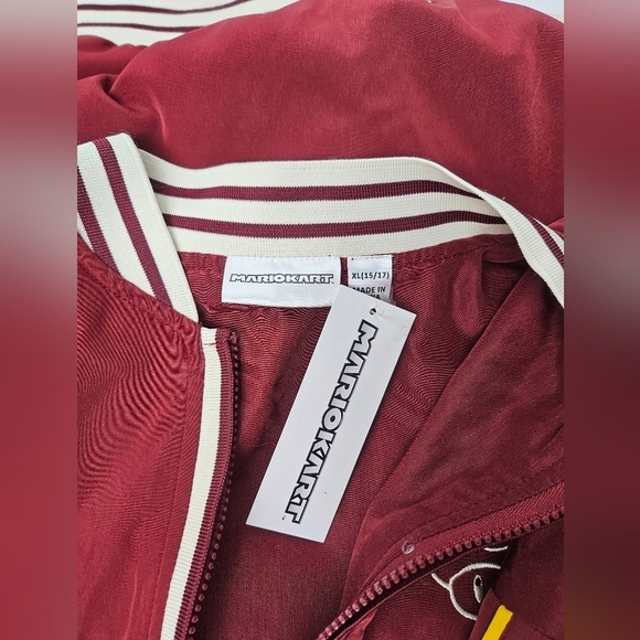 Official mario Kart Bomber Jacket 15/17 juniors - Picture 3 of 10